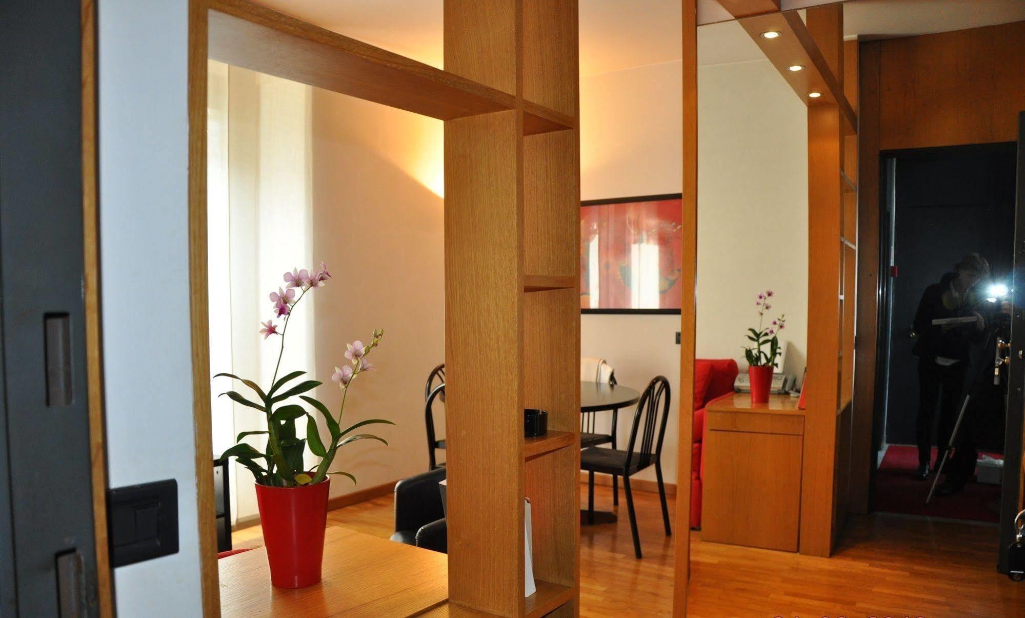 Residence Le Corti Milano Exteriör bild